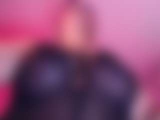 Live cam show with Salome - Oil on Camsoda