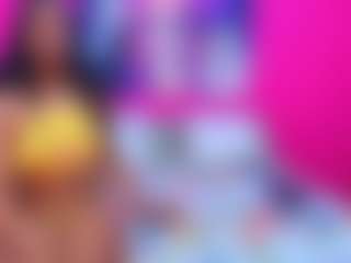 Live cam show with shavil-sofia - Flashing on Gym Cam Girls