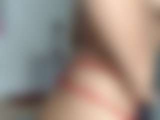 Live cam show with briannalorens - Living Room on Dare Cams