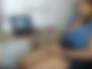 Live cam show with briannalorens - Athletic Public on liverealitysex.com