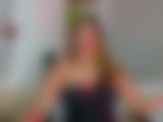 Live cam show with briannalorens - Bikini on https://playwithruby.com