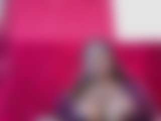 Live cam show with Harley evans - Thick on Camsoda