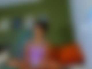 Live cam show with Karlyee - Normal on googirlz