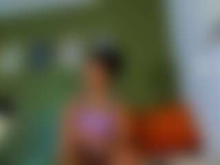 Live cam show with Karlyee - Fuck Machine on xDating