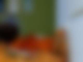 Live cam show with Karlyee - Orgasm on googirlz