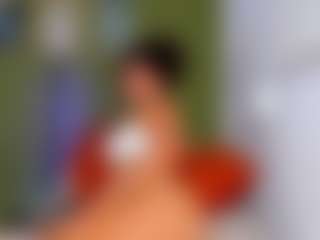 Live cam show with Karlyee - White on CamwithHer | colombia