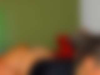 Live cam show with Karlyee - Double Penetration on Cam Slut