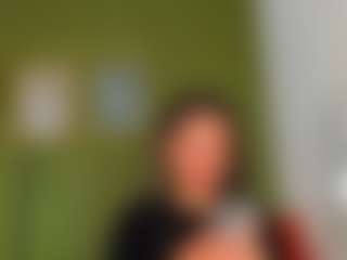 Live cam show with Karlyee - Nipple Piercings on Soda Cam