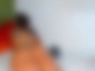 Live cam show with Karlyee - Double Penetration on Instabang