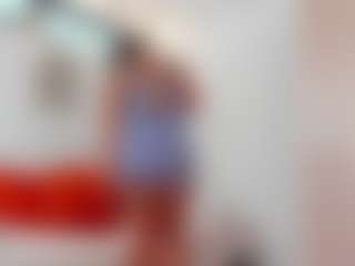 Live cam show with Karlyee - Double Penetration on Camsoda