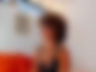 Live cam show with Karlyee - Brown Eyes on Camsoda