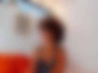 Live cam show with Karlyee - Fuck Machine on Camsoda