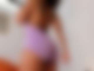 Live cam show with Karlyee - Fuck Machine on livesuperchat.net
