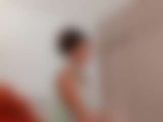 Live cam show with Karlyee - Anal on TottyGirls