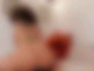 Live cam show with Karlyee - Curvy Toys on Camsoda