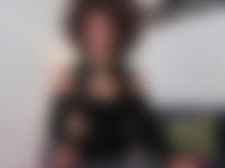 Live cam show with Karlyee - BBW on StripNow