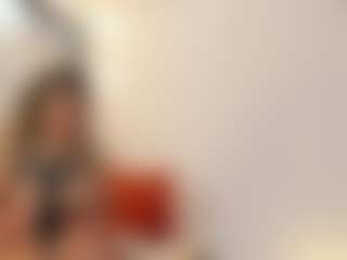 Live cam show with Karlyee - Cum Curvy on Camsoda