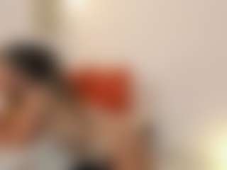 Live cam show with Karlyee - Anal Curvy on Camsoda