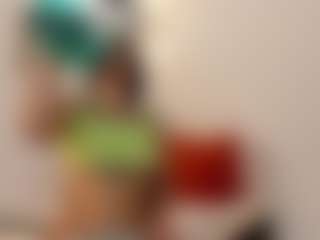 Karlyee's Live Sex Cam Show