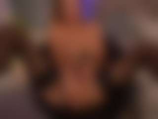 Live cam show with magneticx - Skinny MILF on Mixed Magazine Live