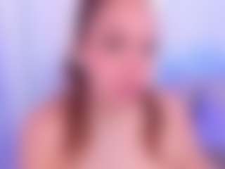 Live cam show with Taylor Brave - Anal Teen (18+) on AdultVida.com