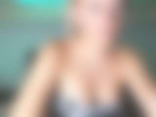 Live cam show with lindabeverly - Blue Eyes on Camming Site