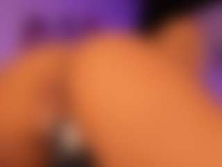 Live cam show with annitalopez - Bedroom on Uber Horny