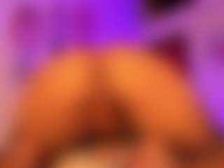 Live cam show with annitalopez - Oil on parknlotfishbdy