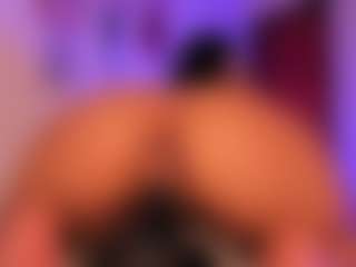 Live cam show with annitalopez - Tease on Camsoda