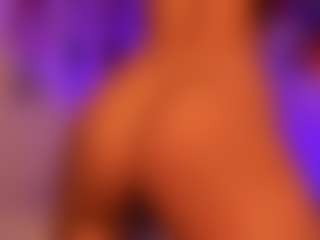 Live cam show with annitalopez - Oil on Camsoda