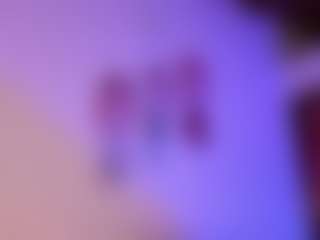 Live cam show with annitalopez - Bedroom on WildCum