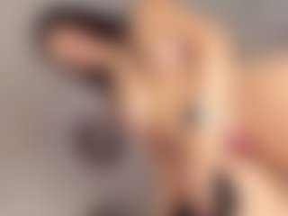 Live cam show with daliz-20 - Bedroom on studioflirtlive.com