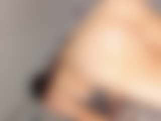 Live cam show with daliz-20 - Red Hair Shaved Pussy on Gym Cam Girls