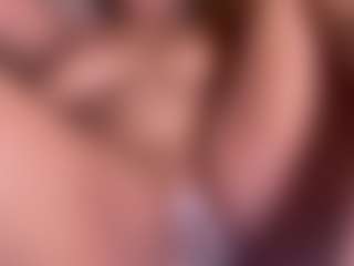 Aliccia MILF webcam performer live streaming