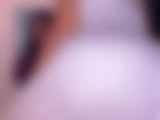 Live cam show with Aliccia - Ebony on Gym Cam Girls