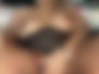 Live cam show with Aliccia - Big Ass MILF on SinfulBabes