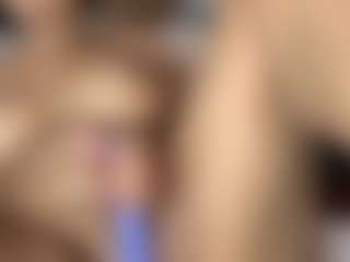 Live cam show with Aliccia - Dildo on Chatstar