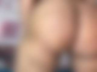 Aliccia MILF webcam performer live streaming