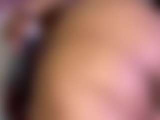 Live cam show with Aliccia - Black Squirt on CamClone
