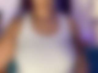 Aliccia MILF webcam performer live streaming
