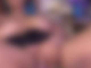 Live cam show with Aliccia - Ebony MILF on Hubzter Live