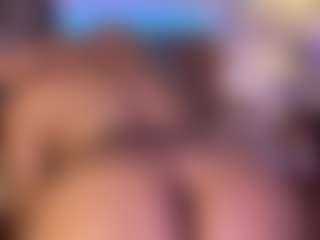 Live cam show with Aliccia - Athletic Ebony on Camsoda