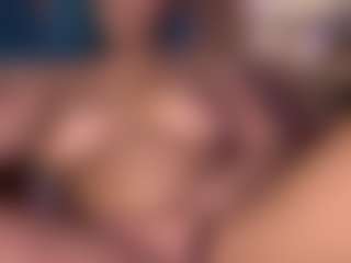 Live cam show with Aliccia - Black Dildo on friskycurves.com