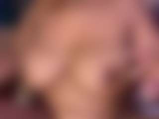 Live cam show with Aliccia - Ebony Squirt on fuklive.com