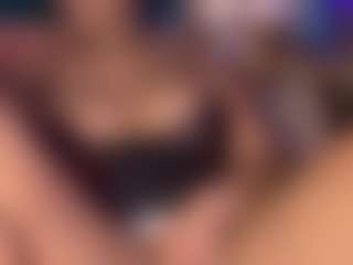 Live cam show with Aliccia - Spank MILF on Dolls Live