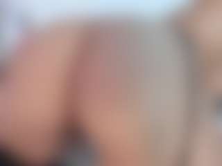 Live cam show with bonniegrace - Living Room on hrnylive.com