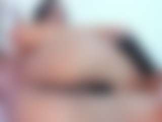 Live cam show with bonniegrace - Ebony on TeamSkeetLive