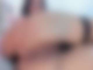 Live cam show with bonniegrace - Ebony Petite on SpankPalCams