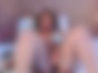 Live cam show with Mia Pineda - Ebony Middle Aged on eurowanks.com