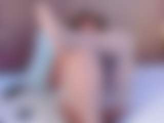 Live cam show with Mia Pineda - Ebony Small Tits on Soda Cam